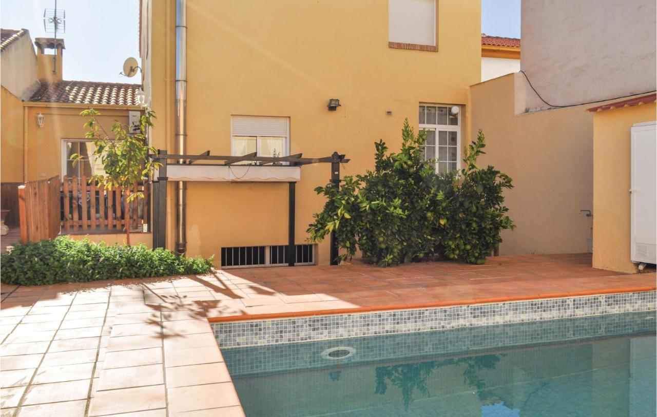 Cozy Home In Olivares With Outdoor Swimming Pool Ngoại thất bức ảnh