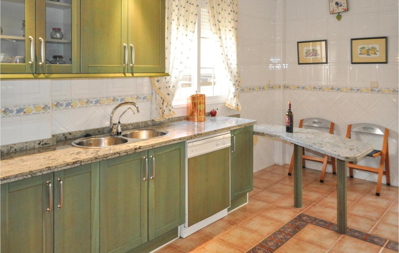 Cozy Home In Olivares With Outdoor Swimming Pool Ngoại thất bức ảnh
