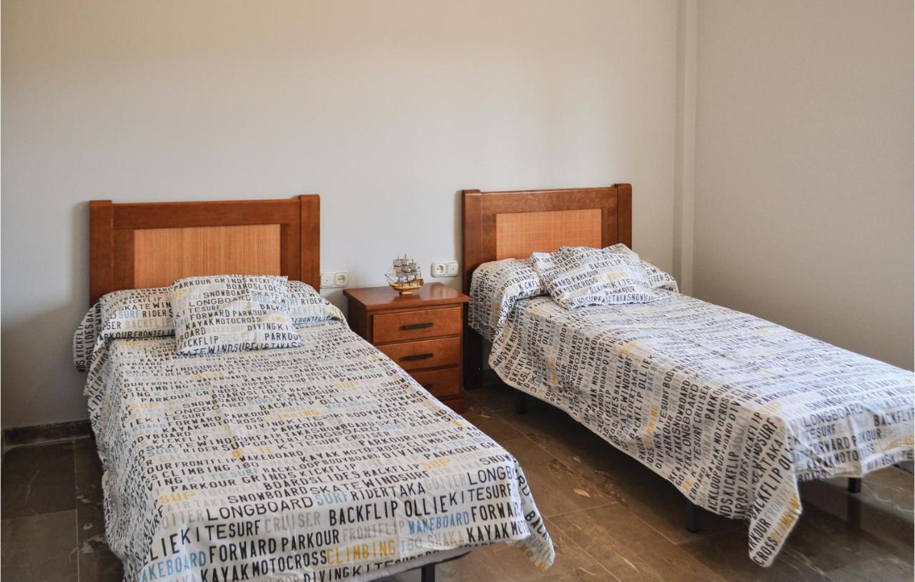 Cozy Home In Olivares With Outdoor Swimming Pool Ngoại thất bức ảnh